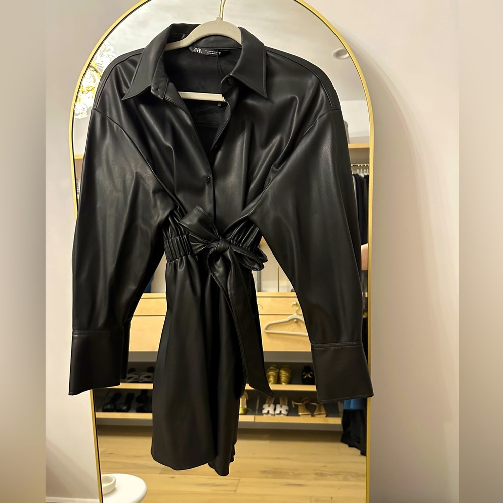 Brand new faux leather long shirt with belt. Size S. Zara